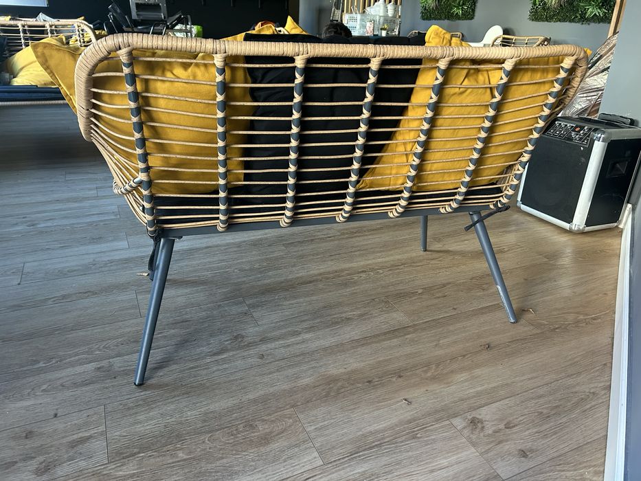 Piękne sofy metal i technorattan