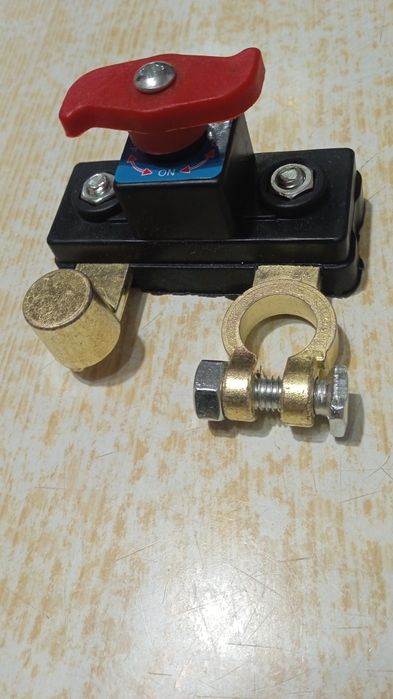 Вимикач масси для авто.