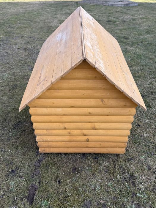 Собача будка, з дерева