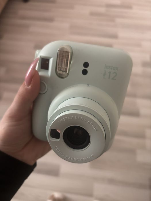 Instax mini 12..