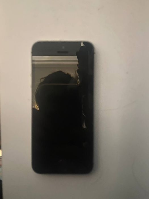 Айфон 5 рабочий.