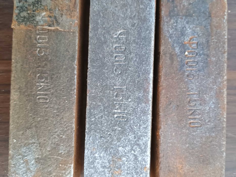 Продам резцы отрезные