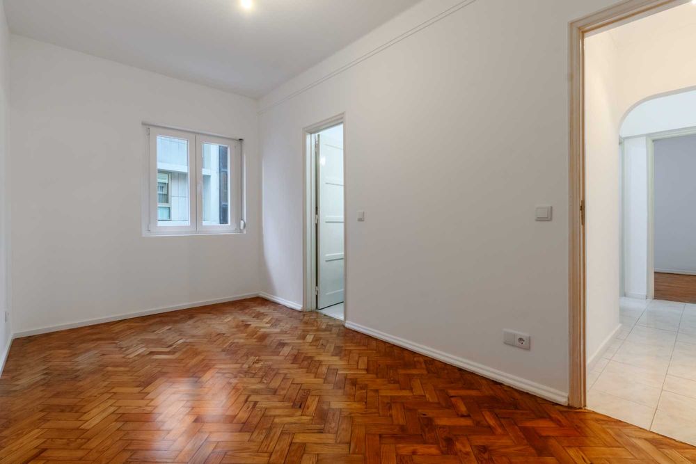 T1 para arrendar na Rua de São Sebastião da Pedreira, em Lisboa