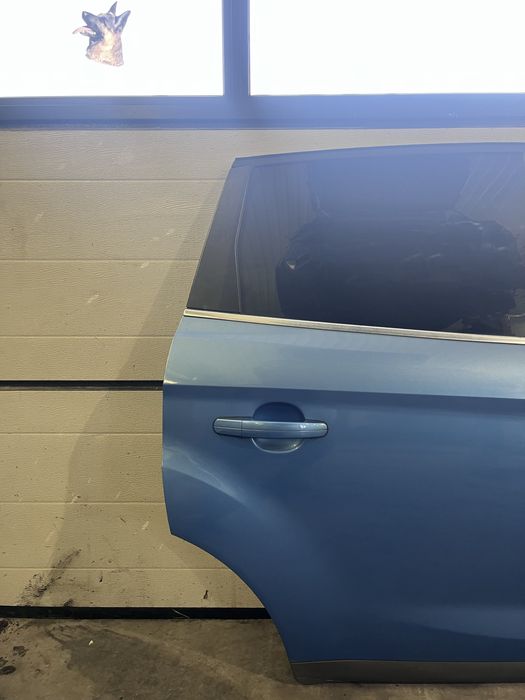 Drzwi przednie tylne Q8 prawe Ford Kuga MK1