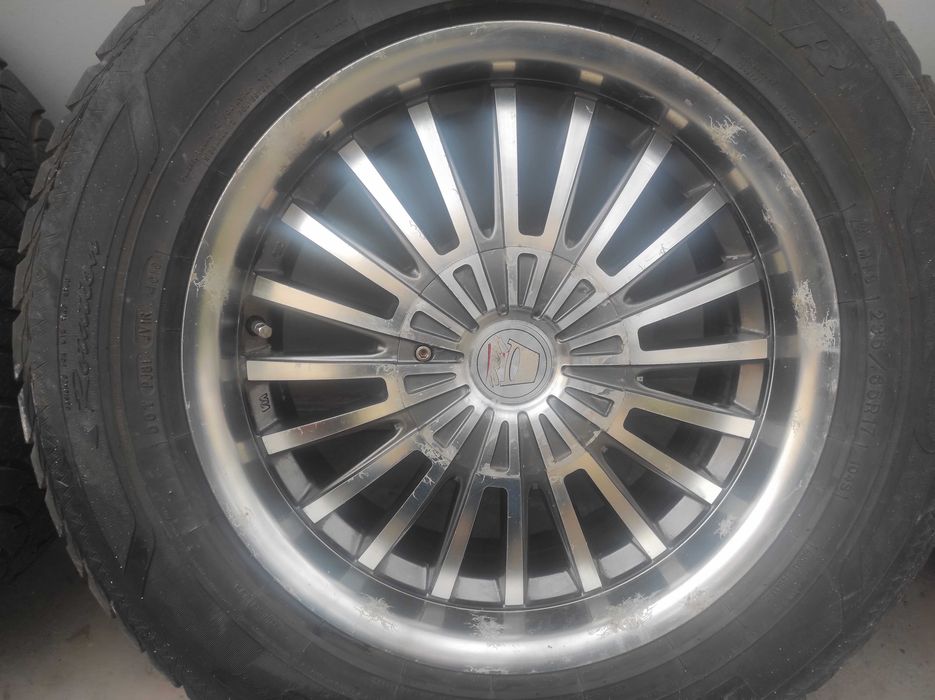 Продам диски 5/114.3/17 с зимней резиной 235/65/17