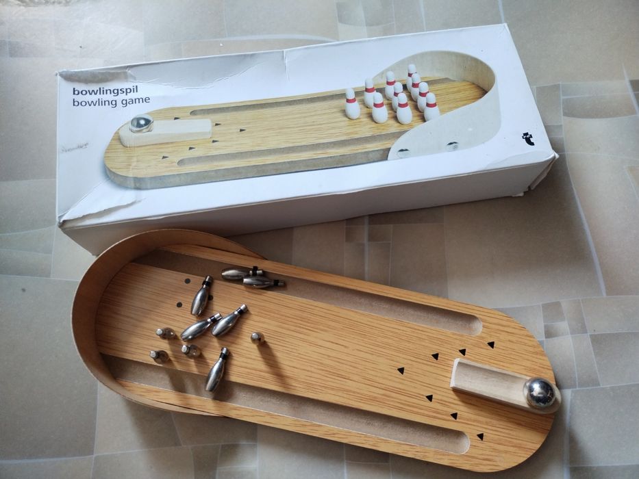 Мини боулинг с металлическими фигурками