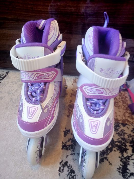 Ролики Mondays, набірнаколінників та налокітників в подарунок