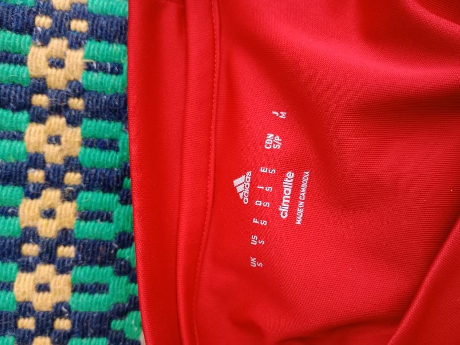 T-shirt Adidas..