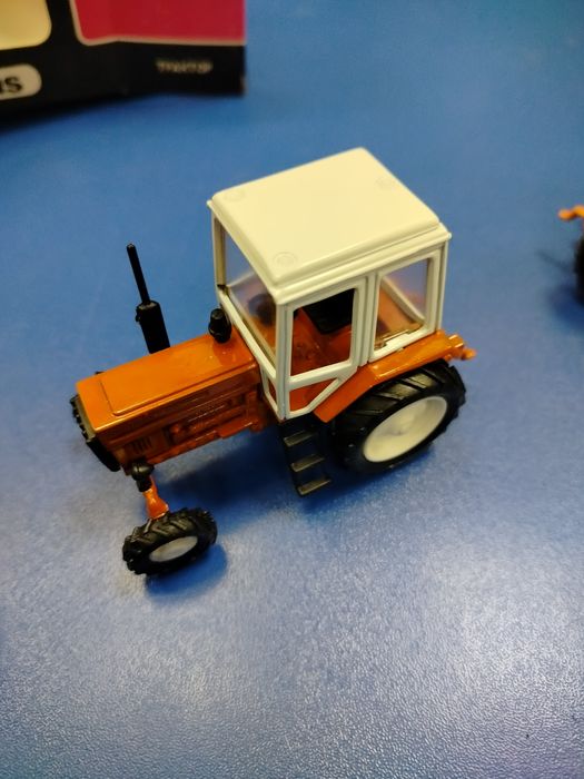 Трактор МТз 82 агат моссар СССР модель 1:43