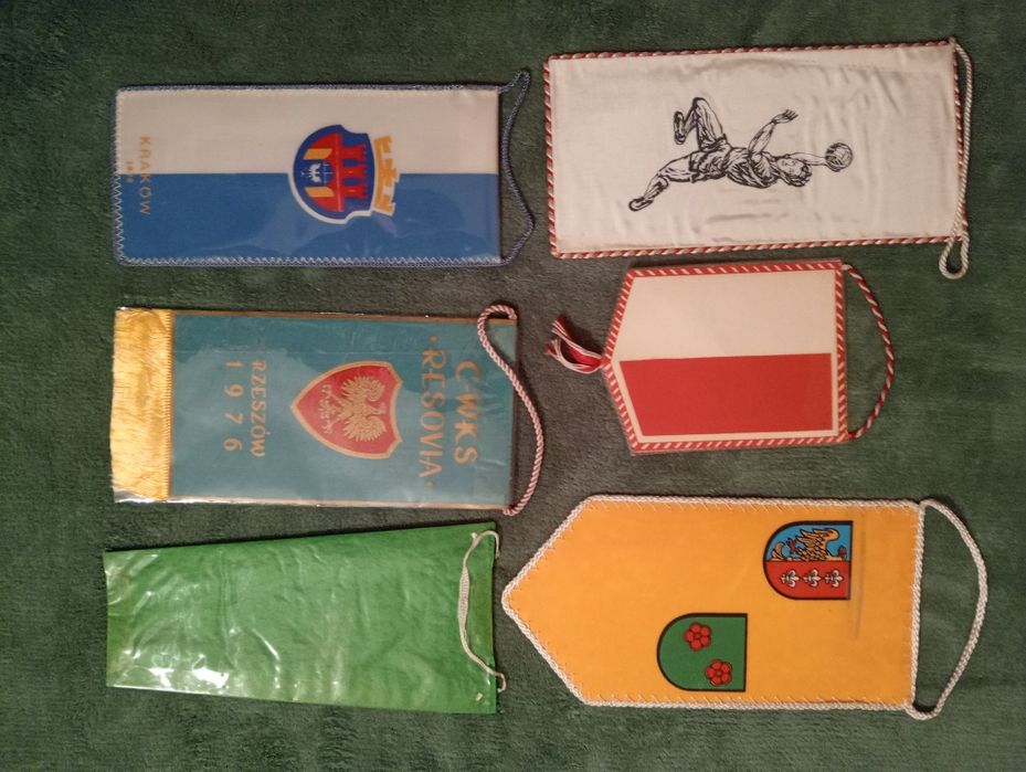 Stare proporczyki piłkarskich klubów sportowych