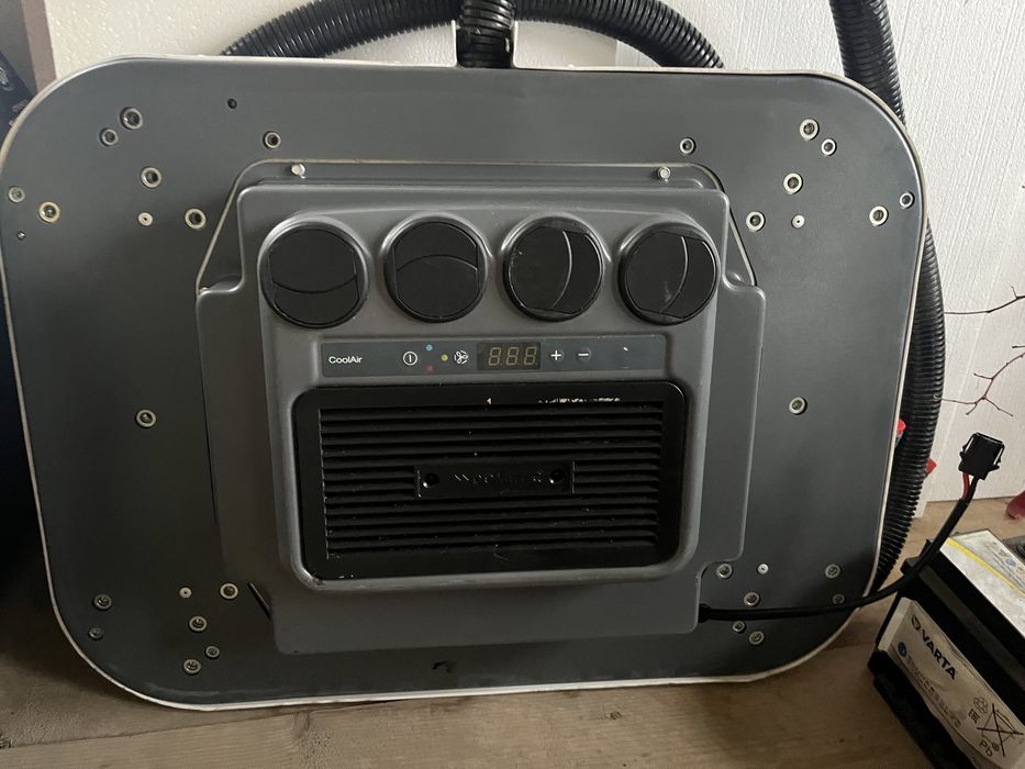 Стояночний кондиціонер Dometic Compact на кришу в люк грузового Авто