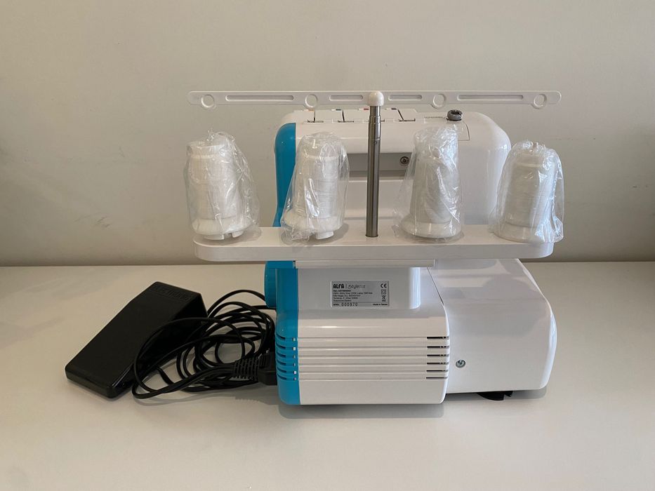 Máquina de costura Overlock
