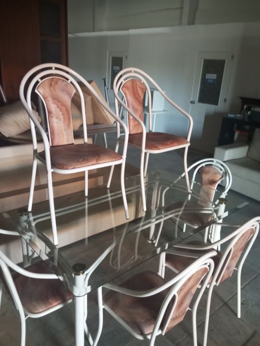 Mesa em Vidro com 06 Cadeiras