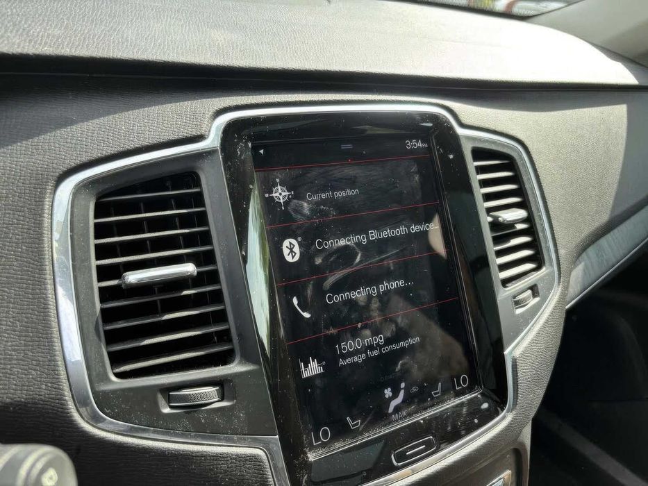 Volvo XC90      2021