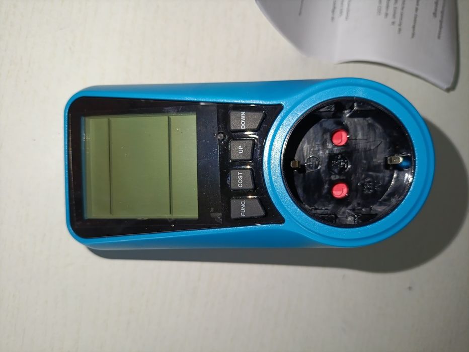 Цифровой измеритель мощности, ваттметр, розетка.