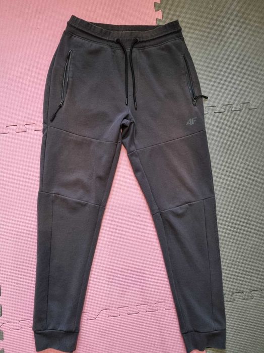 Dresy szare 4F rozmiar M
