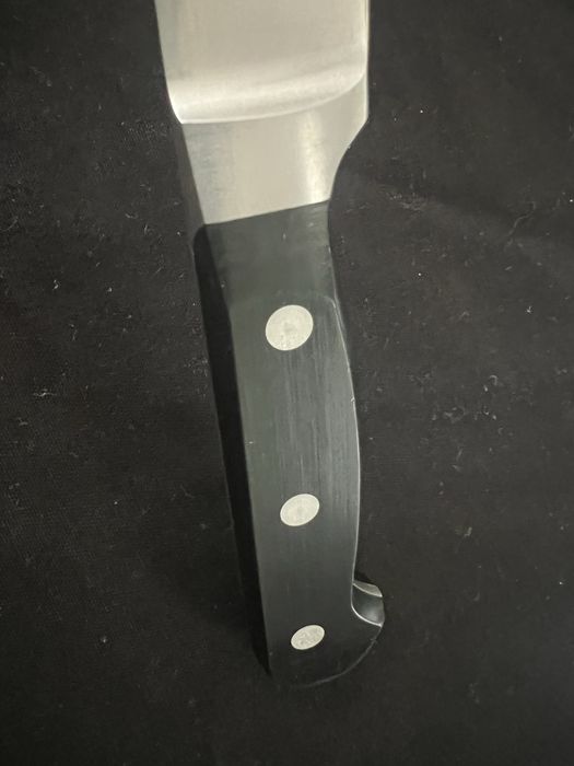 Nóż Fiskars Chef de Luxe - do mięsa i pieczeni 23cm 797928