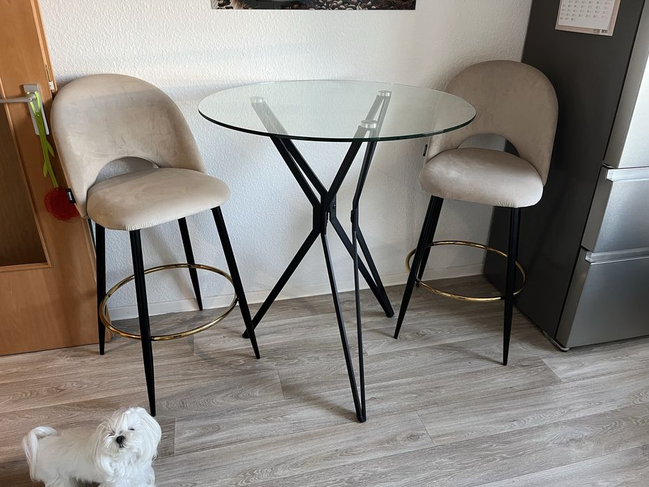 Jak nowy zestaw barowy RAHAUS: Szklany stolik + 2 welurowe hokery (Glamour / Loft)