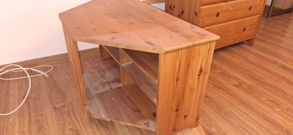 Szafka narożna TV IKEA.