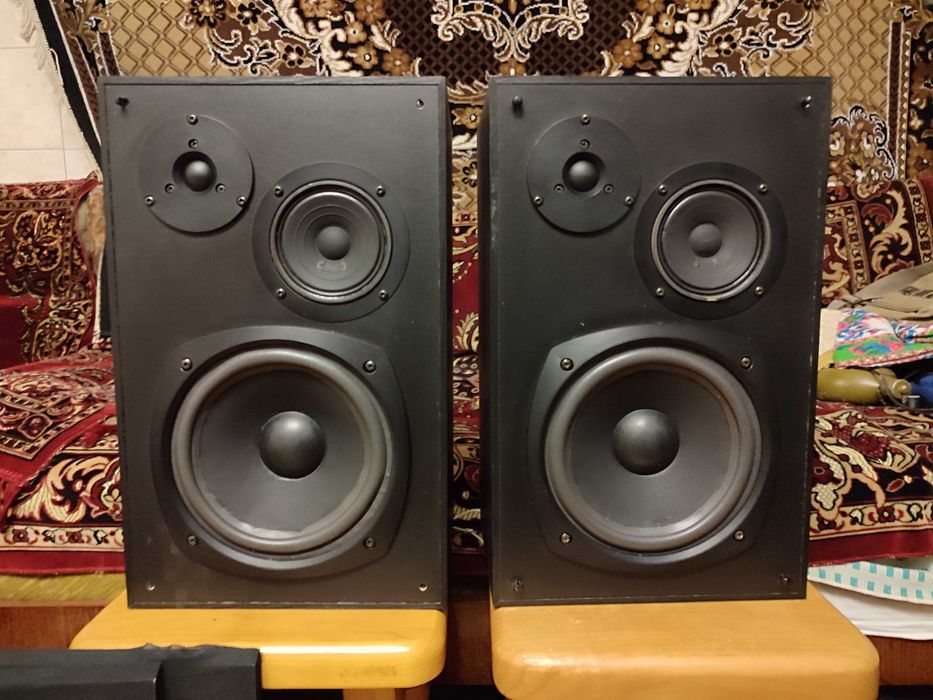 Колонки Акустические YAMAHA  NS-G5. Звук !