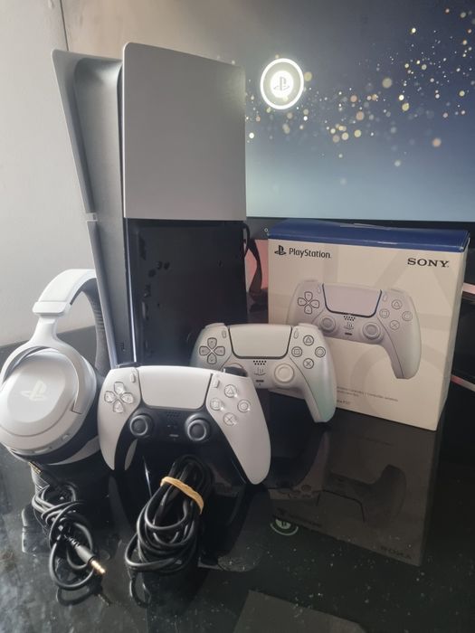 Ps5 slim Digital + 2 comandos + Headphones - Ler anúncio!!