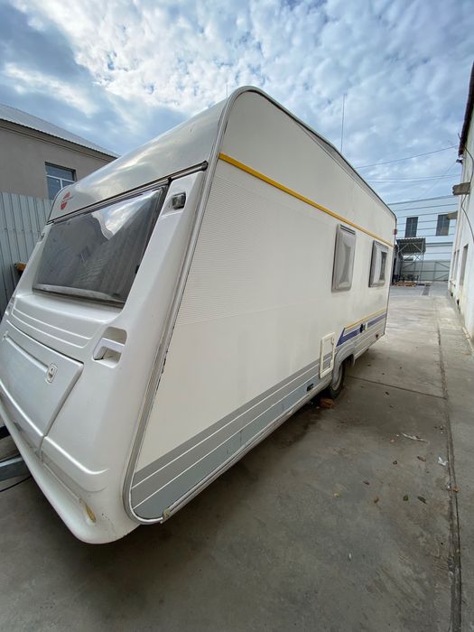 Продаємо улюблений сімейний причеп кемпінг Burstner