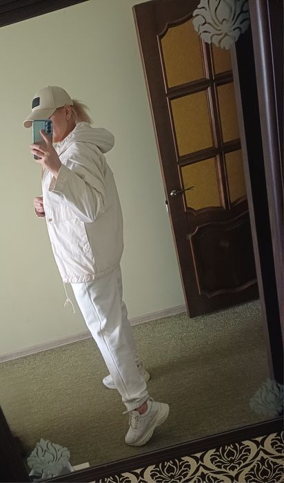 Костюм + куртка + кроссовки+ угги+ рюкзак