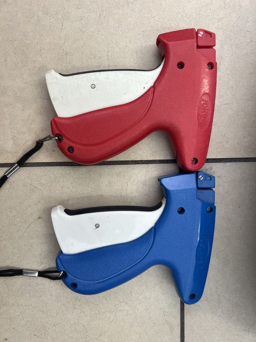 Urzadzenie do przypinania metek i przywieszki2 urz+2 kartony