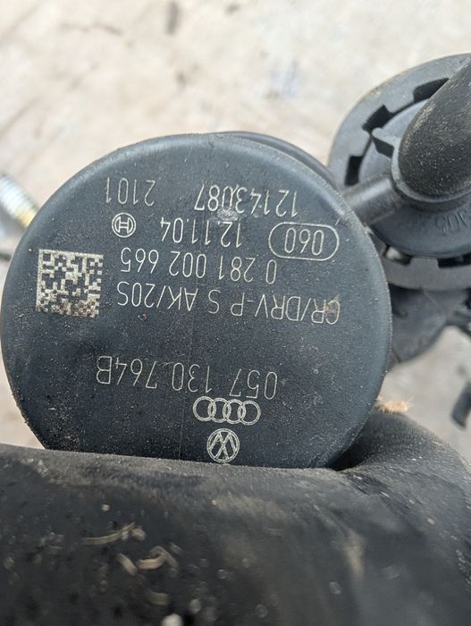 ТНВД форсунка 059130277q паливна  рампа  audi 3.0 TDI