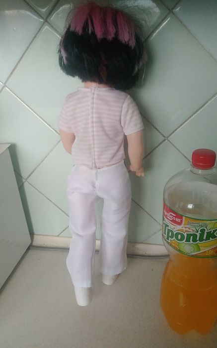 Большая красива кукла.