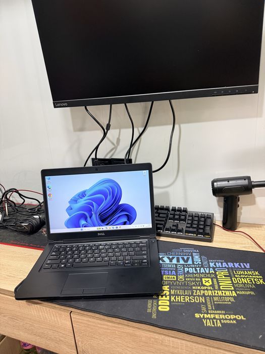 Ноутбук потужний DELL  intel i5+м2 SKhinix +16 ddr4 hinix+UHD GRAPHICS