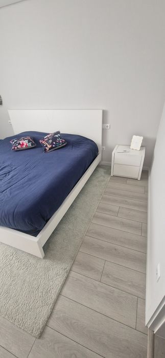 Quarto com cama 2mx2m