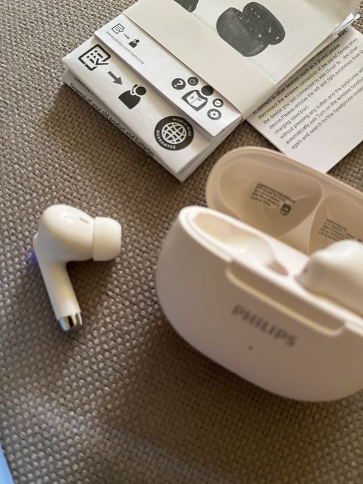 Вакуумні наушники philips tat2020