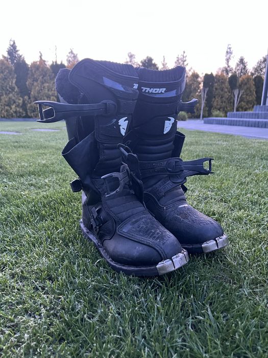 Buty motocrossowe THOR – solidne, używane, gotowe do jazdy