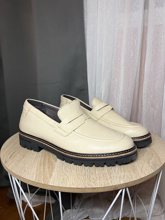 Лофери шкіряні бежеві