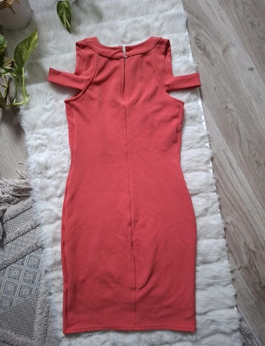 koralowa dopasowana sukienka atmosphere 38 m cold shoulder bodycon