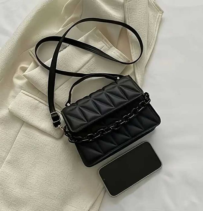 Елегантна міні-сумка з ембосом у вигляді аргайла