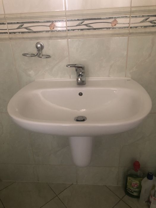Umywalka scienna Roca z polpostumentem plus bateria  KFA