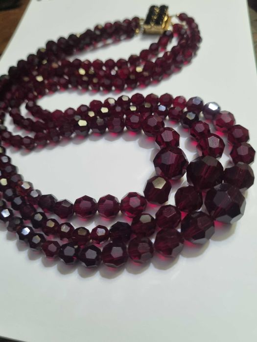 гранатовое стекло ожерелье и браслет. Винтаж.