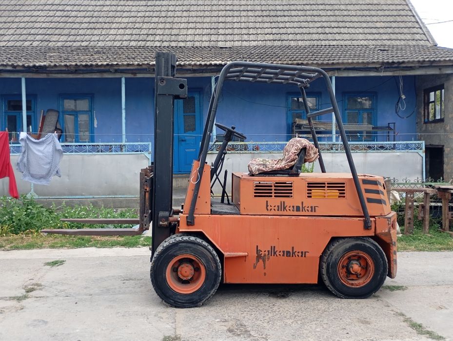 Продам погрузчик Балканкар