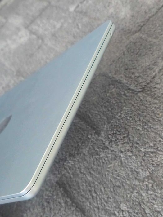 MacBook Air 13.6" M5 (A3449) Silver , заблокований ,icloud lock , донор