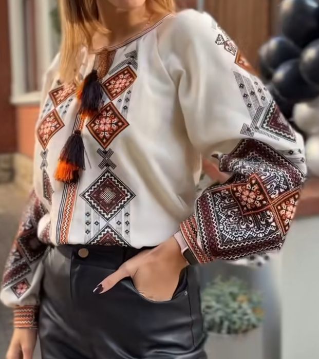 Жіноча вишиванка"Святкова"