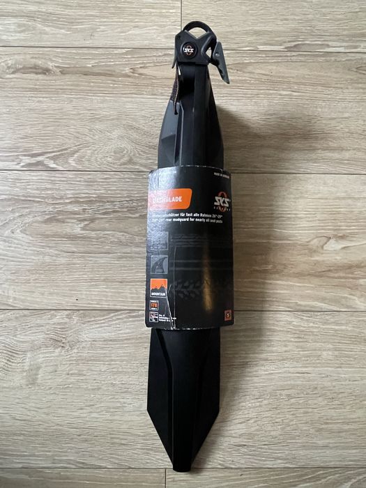 części rowerowe : siodełko giant i błotnik rowerowy dashblade