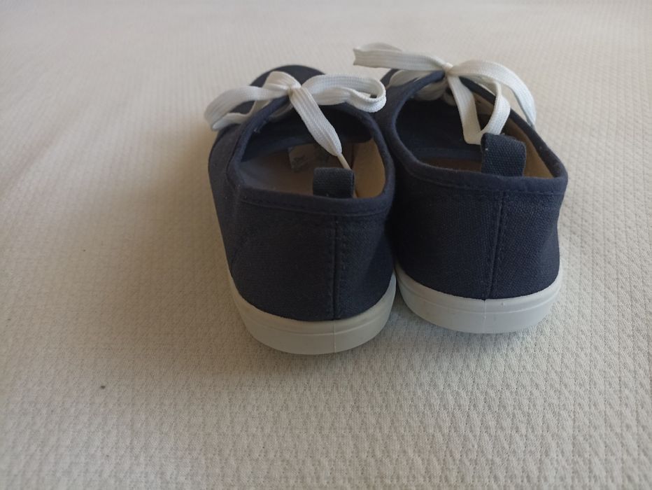 Buty, trampki męskie młodzieżowe r.41.Cena 30zł.do negocjacji