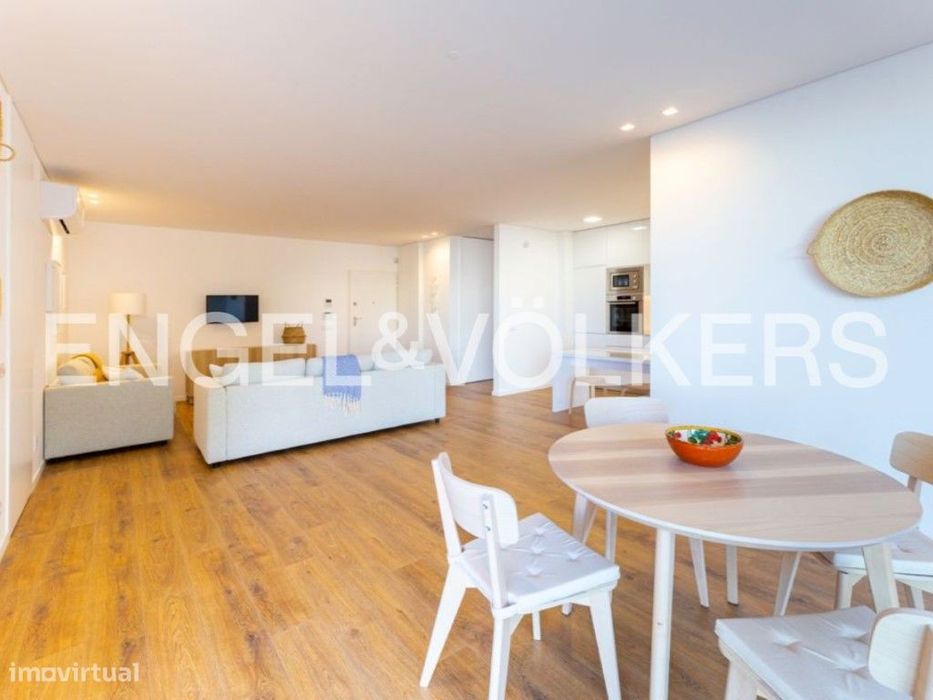 Apartamento Mobilado com Vista Mar e Piscina em Olhão