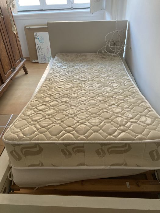 Cama de solteiro com colchao