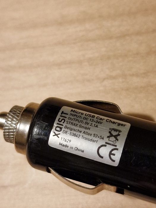 Ładowarka samochodowa MicroUSB 2.1A XQISIT