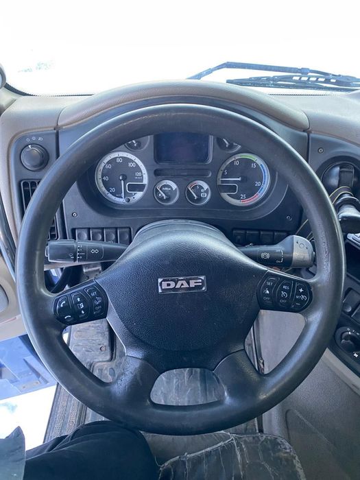 Авто DAF XF 105460 -2008   грузовой контейнеровоз - зерновоз