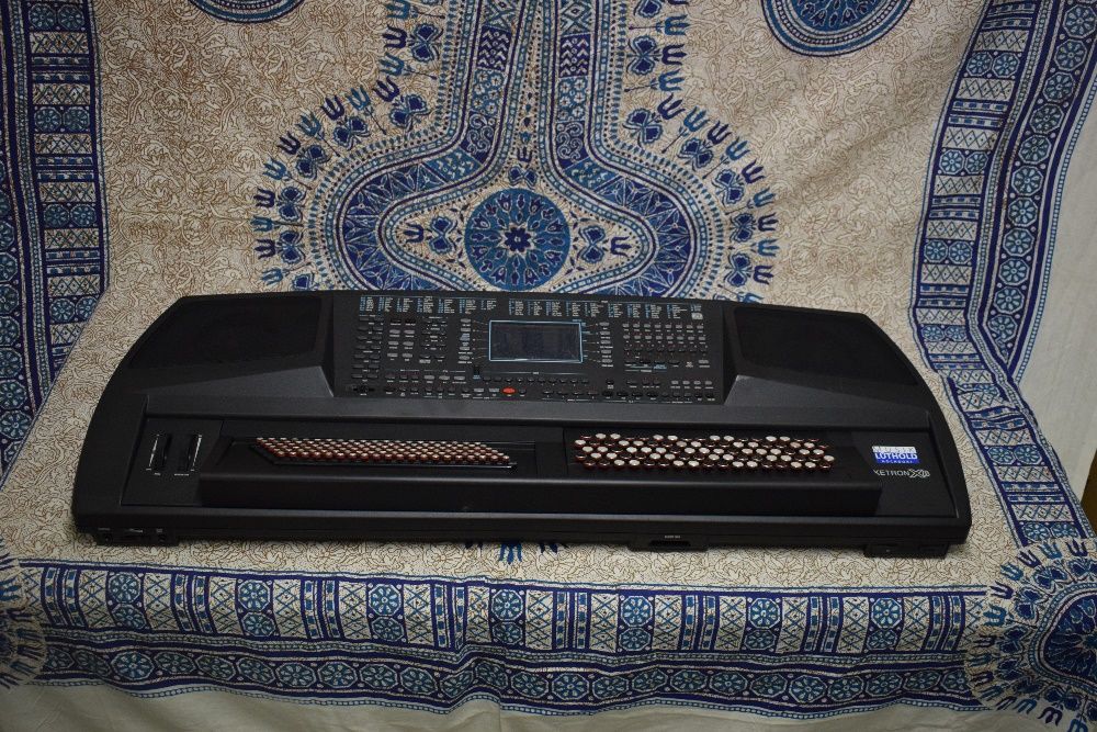 Ketron X8 With Case64173619283585124