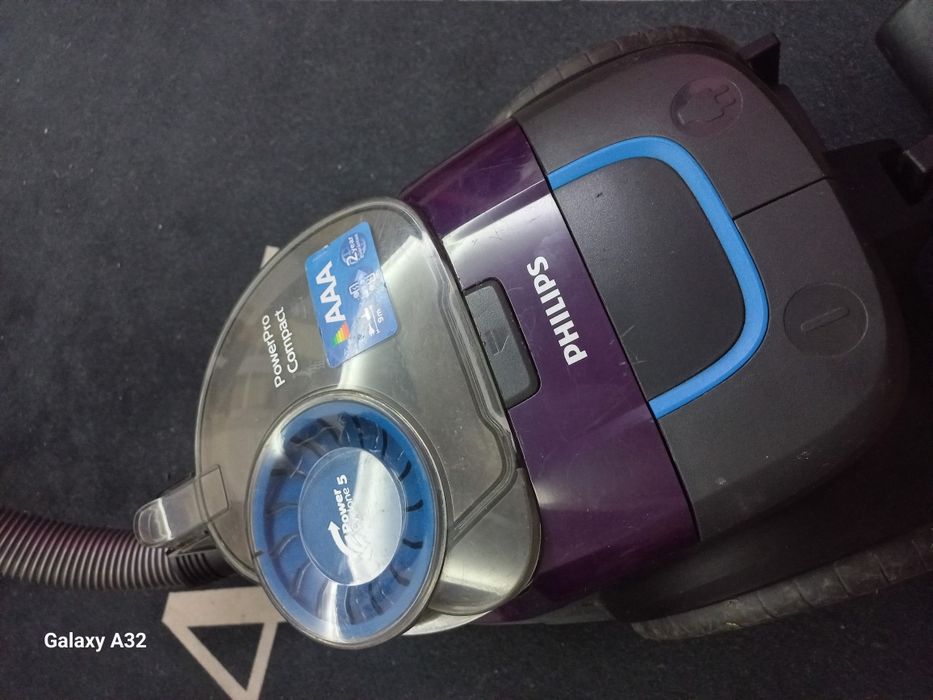 Markowy odkurzacz Philips-nowy model-Power-ProCompact.Cichy i  mocny.
